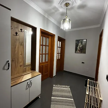 Treasure: Chic 2br-apartment 8min To Skanderbeg Place *