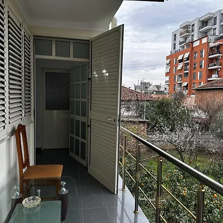 Treasure: Chic 2br-apartment 8min To Skanderbeg Place דירה טיראנה