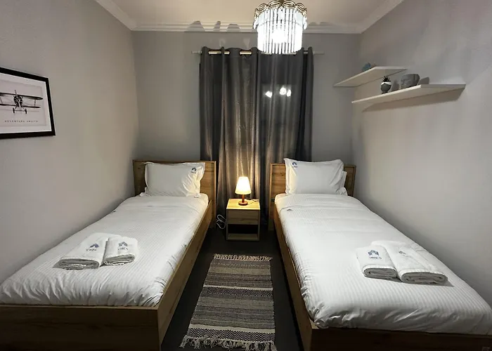 Treasure: Chic 2br-apartment 8min To Skanderbeg Place * Тирана